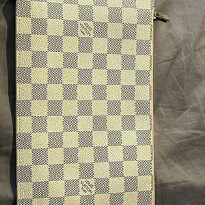 LV wristlet